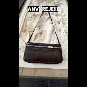 Tas Taji Ayam Kantong Resleting Coklat Gelap (Tas Pria)