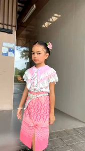 ชุดไทยเด็กผู้หญิง เสื้อปกลูกไม้คู่ กระโปรงผ้าไทย งานสวยน่ารักใส่ได้หลายโอกาสค่ะ