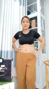 Mua 1 hộp tặng 1 hộp TAN MỠ CAO GỪNG CÁT TƯỜNG MẪU MỚI NHẤT . Thoa một lớp kem cao gừng lên vùng bụng giúp tan mỡ bụng rất hiệu quả chỉ sau 2 tuần sử dụng. Đốt cháy mỡ thừa săn chắc vùng eo cải thiện tình trạng rạn nứt sau sinlấy lại vóc dáng sau 2 tuần