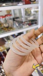 Vòng tay đá Mã Não trắng bản đủa xiêu xinh dành cho bé gái nhỏ.