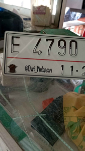 Variasi Plat Nomor Akrilik Motor baut tanam Sehari Langsung Jadi
