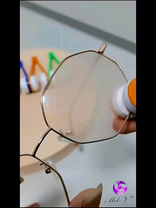 Busa Pembersih Kacamata Jepitan Glasses Wiper Microfiber Alat Lap Kaca Lensa