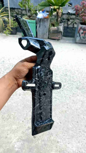 Spakbor Belakang R15 V2 Old Karbon: Pilihan Terbaik untuk Motor Anda