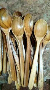 sendok makan kayu jati.