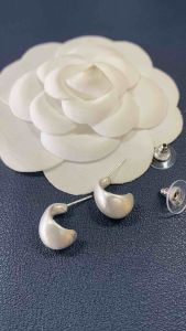 ต่างหูผู้หญิง เครื่องประดับแฟชั่น สวยหรูหรา ถ่ายรูปจริง งานสวย ก้านเป็นเงิน ไม่แพ้ง่าย พร้อมส่งจากไทย