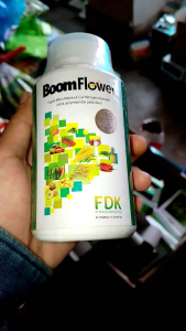 Boom Flower Pupuk Mikro Majemuk Cair Nitrogen Aromatik Untuk Daun 250 ml