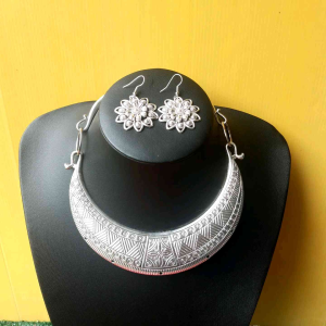 สร้อยคอโช๊คเกอร์ล้านนา พร้อมต่างหูสวยๆ👍งานสีเงินรมดำ ลวดลายล้านนาโบราณ เรียบง่ายแต่มีสไตล์ สร้อยคอชาวเขา สร้อยคอ By Chiangmai Product By Nai - เส้นสายลายงามเชียงใหม่