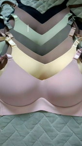 Wonder bra Seamless Soft cap thin pads no wire onhand sizes 34 to 40 capB 2hook bra fits small to large