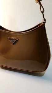 Tajuk: Elegant Patent Leather Hobo Shoulder Bag Wanita | Fashion Handbag Glossy Brown