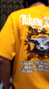 kaos tukang ngarit kalah penampilan bukan berarti kalah penghasilan