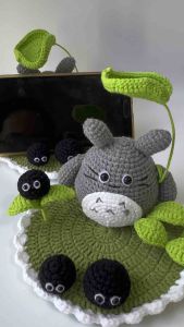 Crochet Totoro Doll DecorTotoro Cartoon Cellphone SupporterHandmade Desktop Holder Portable Tablet Phone Stand SupportGift for Miyazaki Spirited Away fans