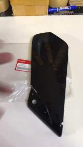 บังลมหน้า ข้างซ้าย Airblade สีดำเงา ตรงรุ่น มอเตอร์ไซค์ แท้ศูนย์ 64506-KVG-900ZK