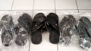 Sendal Karet Pria Tali Belakang Keren Casual / Sendal Cowok karet Nyaman Digunakan dan lentur