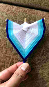 ธุงใยแมงมุมรูปหัวใจใบโพธิ์สีฟ้า ขาว น้ำเงิน กว้าง3.5"ยาว4" ใช้แขวนประดับตกแต่งบ้านร้านค้า งานบุญประเพณีต่างๆเพื่อความเป็นศิริมงคล เรียกทรัพย์