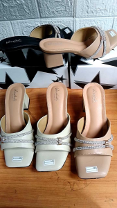 SANDAL QUEN HAK MULES KEKINIAN