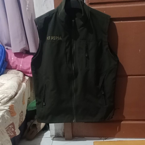 Rompi Vest Polos Keren 3 Saku Risleting Nyaman Dipake Buka Santai & Berkendara