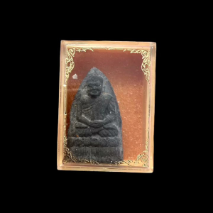  พระหลวงปู่ทวด วัดประสาทบุญญาวาส รุ่นบูรณะโบสถ์ ปี 36 เนื้อว่านผสมผง(สีดำ) กล่องเดิม #4881