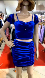 Setelan Sabrina Bahan Bludru: Model & Kelebihannya