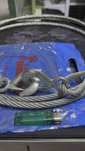 สายสลิงลากรถ สายสลิงยกของ ลวดสลิงลากรถ ขนาดหนา 12 มิลลิเมตร และ หนา 10 มิลลิเมตร ยาว 4 เมตร ลากน้ำหนักได้ 5-7 ตัน