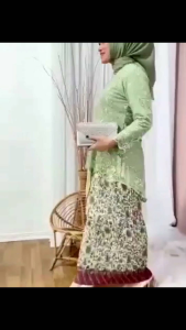 Setelan Kebaya Aurora Selendang Brokat Tile Kebaya Modern Wanita Wisuda Elegant Kebaya Kondangan