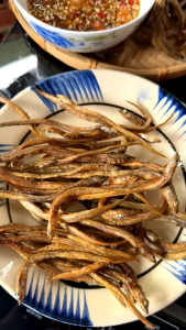 Khô cá sụn sịn/khô cá lãi/khô lìm kìm trứng/ con to đều hàng vị lạt mới thơmkhô veo 1ký siêu nhiều