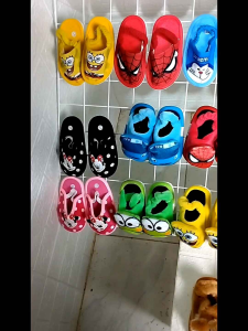 Sandal Baby Bunyi Cit Cit Hello Kitty Slop Silang Terbaru Size 21/25