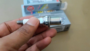 Original | Mitsubishi Lancer | Outlander | ASX | 4G93 | 4G91 | Mivec | Inspira | Wira | K3vet | Viva | Jazz idsi | FR6EI - 2687 | Ngk Laser Iridium Spark Plug
