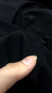 vải thun rayon màu đen loại dày _( khổ 1m6) mềm rũ may đầm váy đầm body thiết kế thời trang