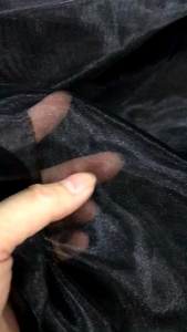 vải voan kiến màu đen form hơi đơ _( khổ 1m5) may đầm. váy áo thiết kế thời trang