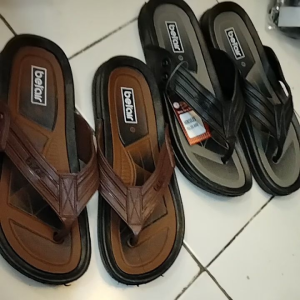 sendal jepit pria dewasa terbaru berbahan dasar karet elastis empuk lentur aman dan nyaman dipakai