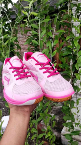 Avril Sepatu Badminton Wanita Size 36-40 Sepatu Olahraga Bulutangkis Jogging Voli Senam