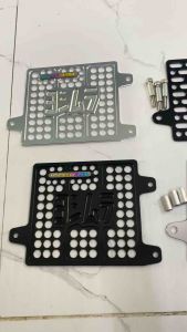 két xe ab 2013-2021    vario 2016-2024 -125-150cc  mẫu két 3 chân có tem titan hoặc không có 2 màu chất liệu nhôm (kèm ắc và ốc ) inox để gắn