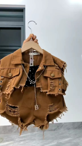 X16_ Sét Bộ Kaki NÂU kèm áo dây đen. 3 Chi tiết bé gái