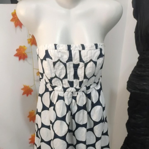 Dress Kemben Putih: Bahan Nyaman & Desain Elegan