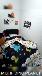 Set Bedcover dan Sprei Dino Planet Galaxy Komplit
