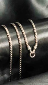 Renny Laser Shop สร้อยคอสแตนเลสเลเซอร์แท้ 100% สร้อยพระ+ห่วงสปริงกลมสแตนเลส มีให้เลือก 9 แบบ ห่วงกลมสามารถเปิด-ปิดได้ แข็งแรง ทนทาน เพิ่มความสะดวกในการถอดหรือเปลี่ยนพระ ไม่ลอกไม่ดำ รับประกันตลอดอายุการใช้งาน ความยาวมีให้เลือกตั้งแต่ 18-36 นิ้ว