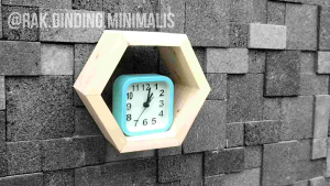 Rak Dinding Hexagonal Jati Belanda: Rak Serbaguna untuk Penyimpanan