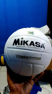 BOLA VOLI PRES MG SUPER GOLD Putih untuk anak bonus pentil JARING