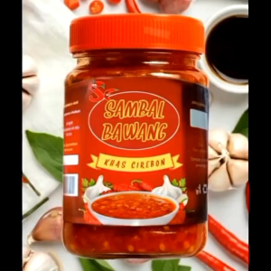 SAMBAL BAWANG FULL dengan rasa pedas menggigit dan aroma bawang yang harum. Cocok untuk semua lauk dari ayam goreng sampai mie instan. 🥄 Bikin makan apapun jadi spesial!