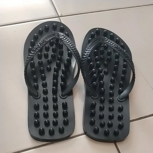 sendal jepit rematik untuk terapi kesehatan