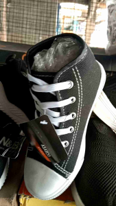 Sepatu Anak Sekolah Laki-Laki & Perempuan