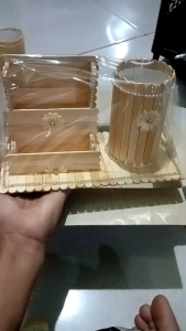 Tempat ATK dan Hp terbuat dari Kayu Stik Es Krim