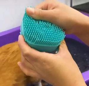 [SG Seller]Pet Dog/Cat Bathing Brush Shower Safety Soft Silicone Hair Comb with Shampoo Box | Massage Comb