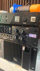 Micro Karaoke Đa Năng Chính Hãng GUINNESS M810D (Mic UHF dò tần số dể dàng bắt sóng xa hát nhẹ tiếng sáng và ấm khả năng chống hú rất tốt)