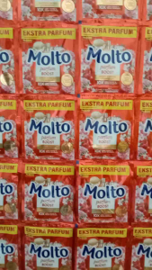 72 SACHET MOLTO 500 SWEET KOREAN STRAWBERRY (PELEMBUT & PEWANGI PAKAIAN)