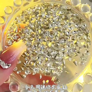 50pcs Nail Art V Cut Mini Crystal White Geometry Diamond Nail Accessories 迷你小号尖底堆钻异形钻超闪水晶白色蝴蝶马眼混装指甲钻