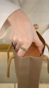 T85 (Beli 2 dapat bonus) COD Gelang giok karet kacang merah titanium Elegan Bracelets