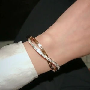 ReadyStock🔥Women Titanium Steel Bangle 18K Gold Bracelet Jewelry Gelang Tangan Perempuan Emas T47