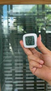 LP191 ฐานอะคริลิคติดที่วัดอุณหภูมิ ความชื้น เปลี่ยนตำแหน่งการจัดวางง่าย ติดตั้งด้วยน็อตมือหมุน