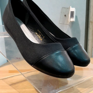 Flat Shoes Wanita: Sepatu Kerja yang Cocok untuk Kantor dan Aktivitas Sehari-hari